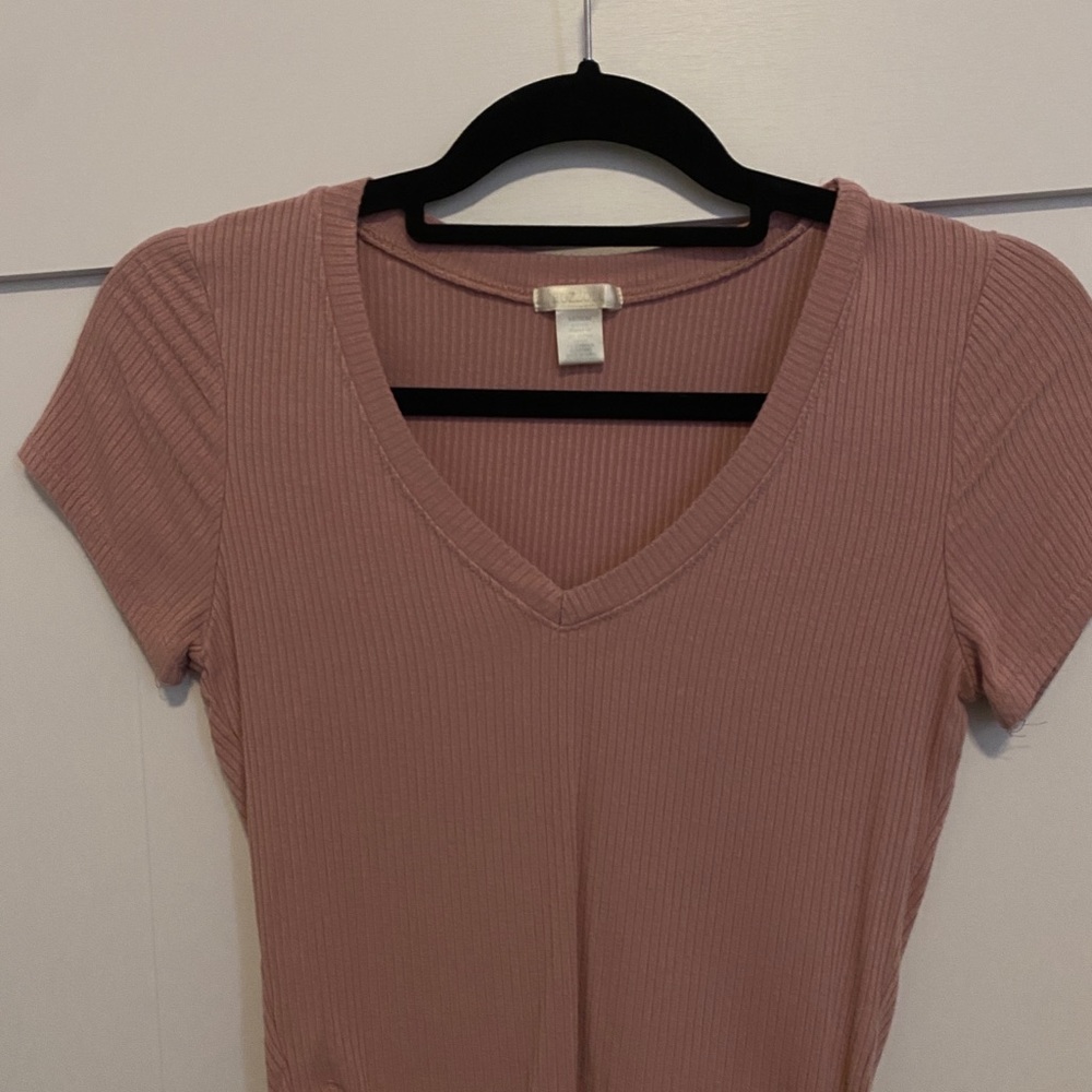 Small v neck tee!
